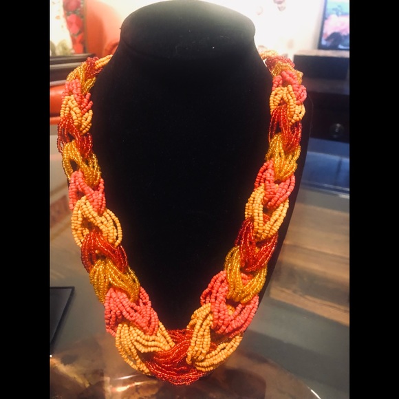 Beautiful braided necklace and earring set - Picture 2 of 4